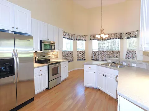 Kitchen - 1203 SE 49th Ave, Ocala, FL 34471 photo 4 of 9