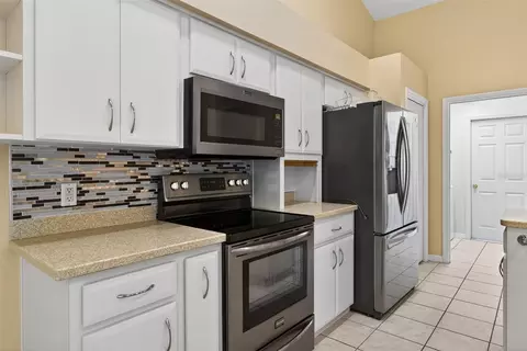Kitchen - 4043 N Monadnock Rd, Hernando, FL 34442 photo 2 of 4