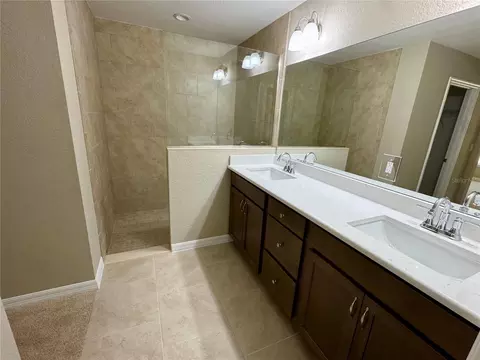 Bath - 1540 E Artesian Ln, Dunnellon, FL 34434 photo 1 of 3