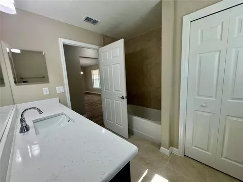 Bath - 1540 E Artesian Ln, Dunnellon, FL 34434 photo 3 of 3