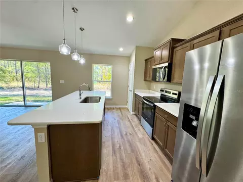 Kitchen - 1540 E Artesian Ln, Dunnellon, FL 34434 photo 3 of 3