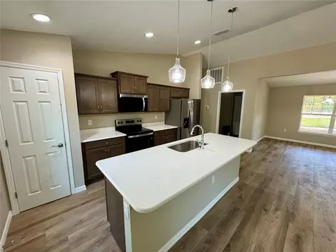 Kitchen - 1540 E Artesian Ln, Dunnellon, FL 34434 photo 1 of 3