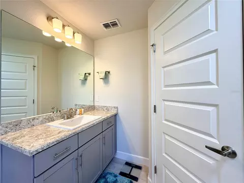 Bath - 9832 SW 46th Ct, Ocala, FL 34476 photo 3 of 9
