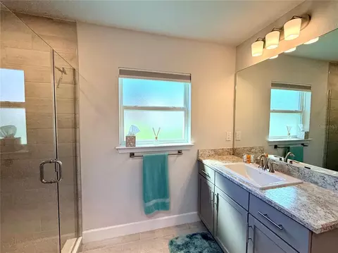 Bath - 9832 SW 46th Ct, Ocala, FL 34476 photo 2 of 9