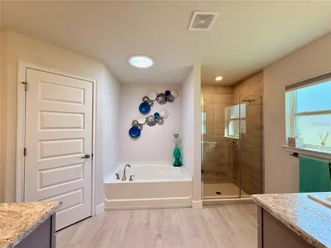 Bath - 9832 SW 46th Ct, Ocala, FL 34476 photo 6 of 9