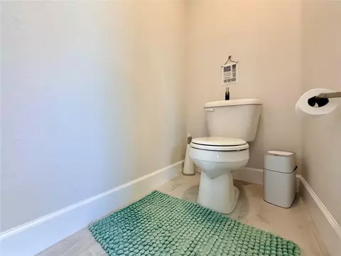 Bath - 9832 SW 46th Ct, Ocala, FL 34476 photo 7 of 9