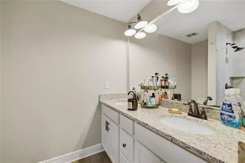 Bath - 15541 NE 13th Ln, Williston, FL 32696 photo 1 of 3