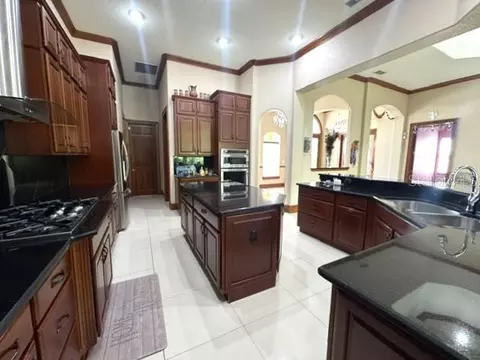 Kitchen - 4222 SE 9th Ave, Ocala, FL 34480 photo 4 of 14