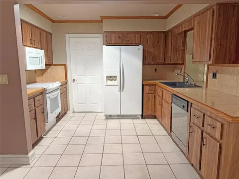 Kitchen - 17 Juniper Track Dr, Ocala, FL 34480 photo 3 of 3