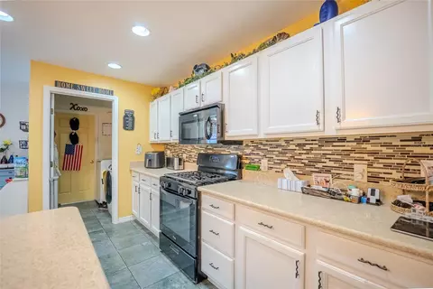 Kitchen - 8327 SW 79th Cir, Ocala, FL 34476 photo 4 of 4