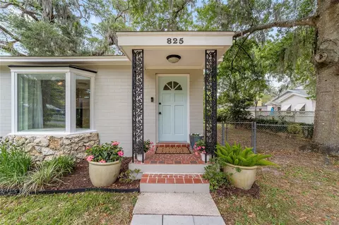 Exterior - 825 SE 13th St, Ocala, FL 34471 photo 4 of 8
