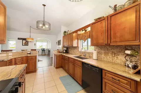 Kitchen - 5751 NW 25th Loop, Ocala, FL 34482 photo 3 of 3