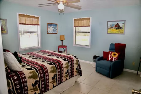Bedroom - 1069 SE 57th Ave, Ocala, FL 34480 photo 2 of 3