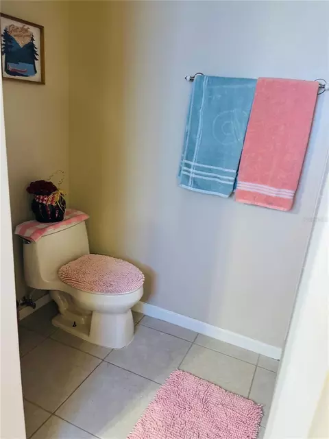Bath - 1069 SE 57th Ave, Ocala, FL 34480 photo 3 of 4