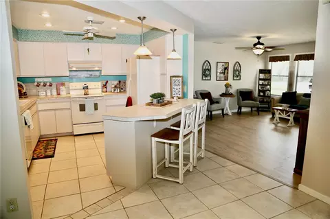Kitchen - 1069 SE 57th Ave, Ocala, FL 34480 photo 2 of 6
