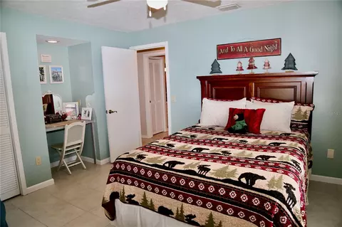 Bedroom - 1069 SE 57th Ave, Ocala, FL 34480 photo 3 of 3