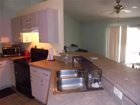 Kitchen - 41 Pine Course Loop, Ocala, FL 34472 photo 2 of 3