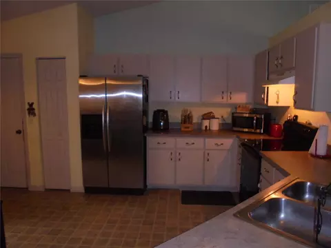 Kitchen - 41 Pine Course Loop, Ocala, FL 34472 photo 3 of 3