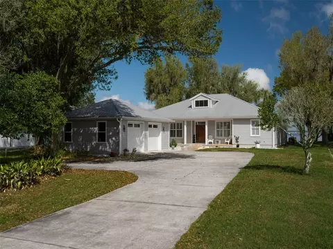 12495 SE Sunset Harbor Rd, Weirsdale, FL 32195