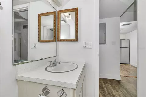 Bath - 637 Silver Pass #B, Ocala, FL 34472 photo 1 of 4