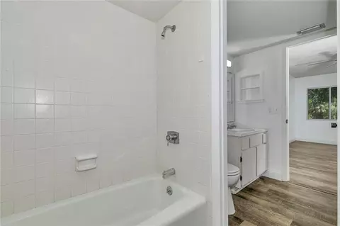 Bath - 637 Silver Pass #B, Ocala, FL 34472 photo 2 of 4