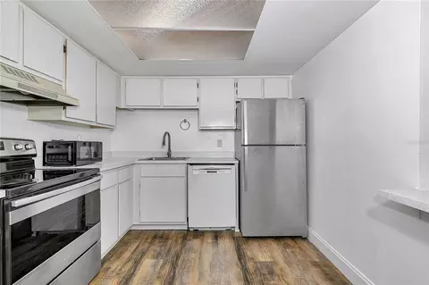 Kitchen - 637 Silver Pass #B, Ocala, FL 34472 photo 4 of 4
