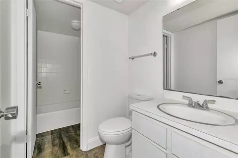 Bath - 637 Silver Pass #B, Ocala, FL 34472 photo 3 of 4