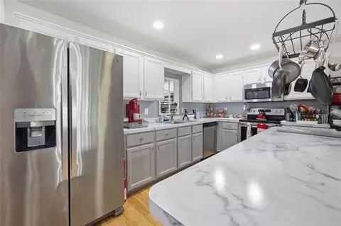 Kitchen - 9335 SW 85th Ter #E, Ocala, FL 34481 photo 2 of 10