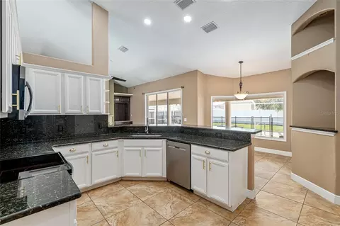 Kitchen - 5610 SW 88th Pl, Ocala, FL 34476 photo 4 of 9