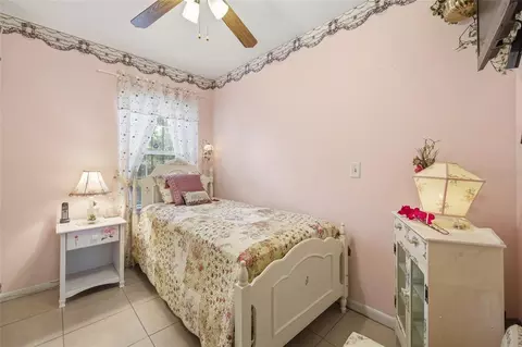Bedroom - 549 Silver Course Run, Ocala, FL 34472 photo 6 of 7