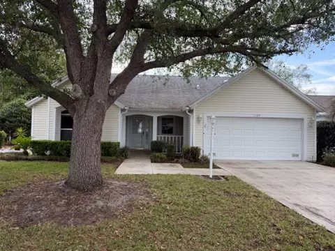 1109 Monterey Ln, Lady Lake, FL 32159