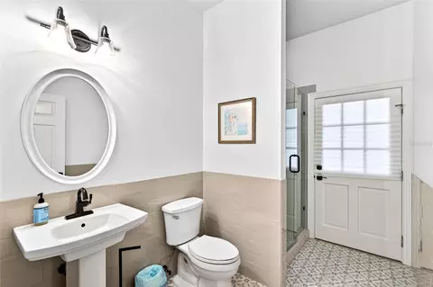 Bath - 4940 E Fort King St, Ocala, FL 34470 photo 4 of 10