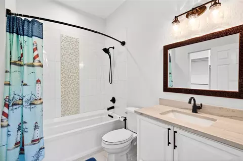 Bath - 4940 E Fort King St, Ocala, FL 34470 photo 5 of 10
