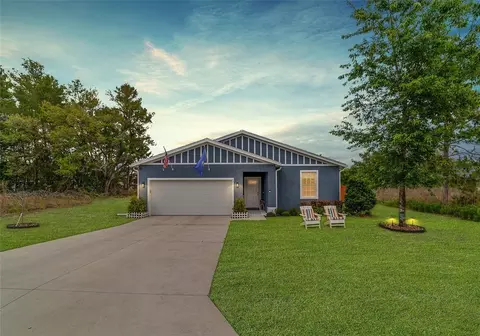 15 Malauka Cir, Ocklawaha, FL 32179