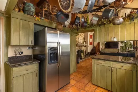 Kitchen - 411 SW 38th St, Ocala, FL 34471 photo 5 of 9