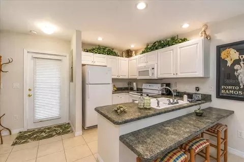 Kitchen - 411 SW 38th St, Ocala, FL 34471 photo 6 of 9