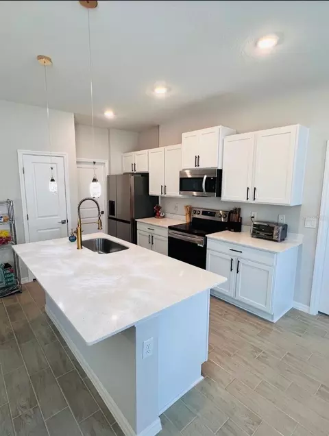 Kitchen - 2450 SW 170th Loop, Ocala, FL 34473 photo 2 of 2