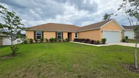 668 W Walkertown Dr, Citrus Springs, FL 34434
