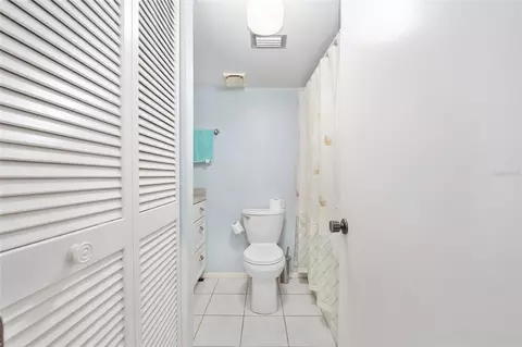 Bath - 467 SE Midway Dr #A, Ocala, FL 34472 photo 2 of 4