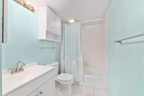 Bath - 467 SE Midway Dr #A, Ocala, FL 34472 photo 1 of 4
