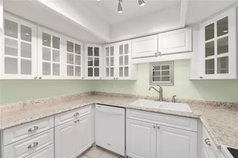 Kitchen - 467 SE Midway Dr #A, Ocala, FL 34472 photo 4 of 6