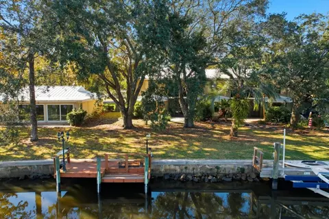 11328 W Bayshore Dr, Crystal River, FL 34429