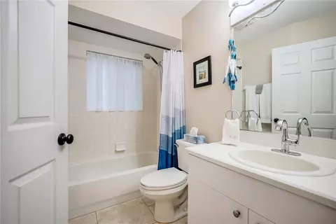Bath - 9 Buffalo View Ln, Palm Coast, FL 32137 photo 3 of 4