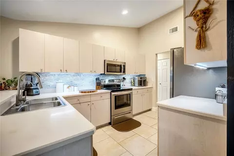 Kitchen - 9 Buffalo View Ln, Palm Coast, FL 32137 photo 2 of 3