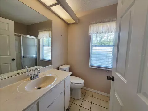 Bath - 8090 SW 116th Loop, Ocala, FL 34481 photo 3 of 4