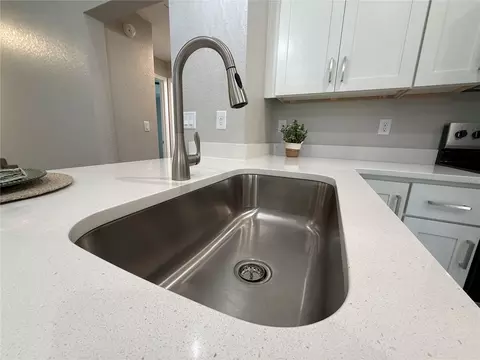 Kitchen - 47 Pine Radl, Ocala, FL 34472 photo 2 of 3