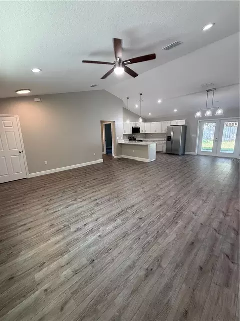 Living - 47 Pine Radl, Ocala, FL 34472 photo 2 of 6