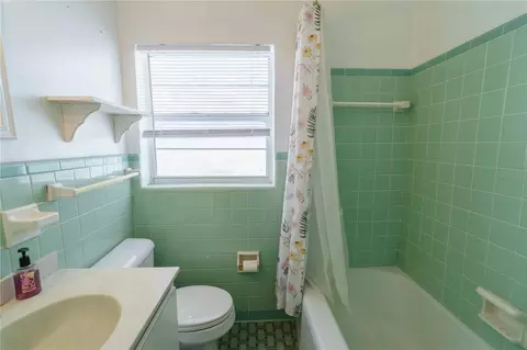 Bath - 3523 SE 6th St, Ocala, FL 34471 photo 3 of 4