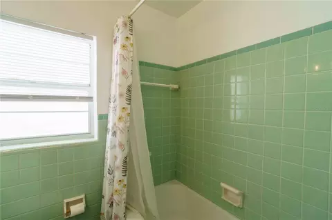 Bath - 3523 SE 6th St, Ocala, FL 34471 photo 4 of 4