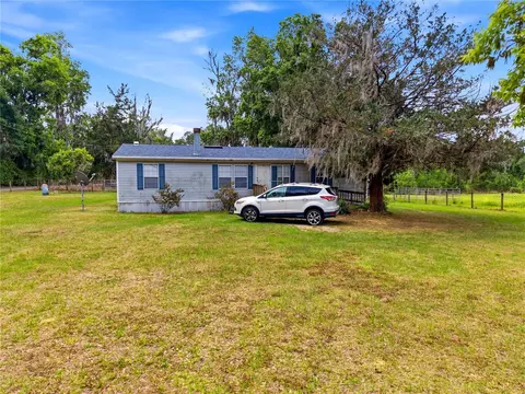 5820 NW 160th St, Reddick, FL 32686